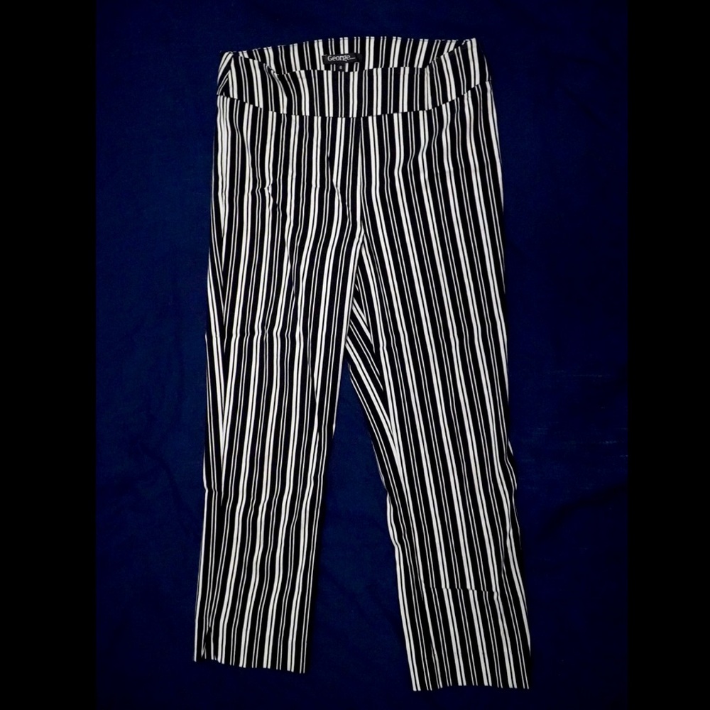 Flattering Black & White Capri Pants